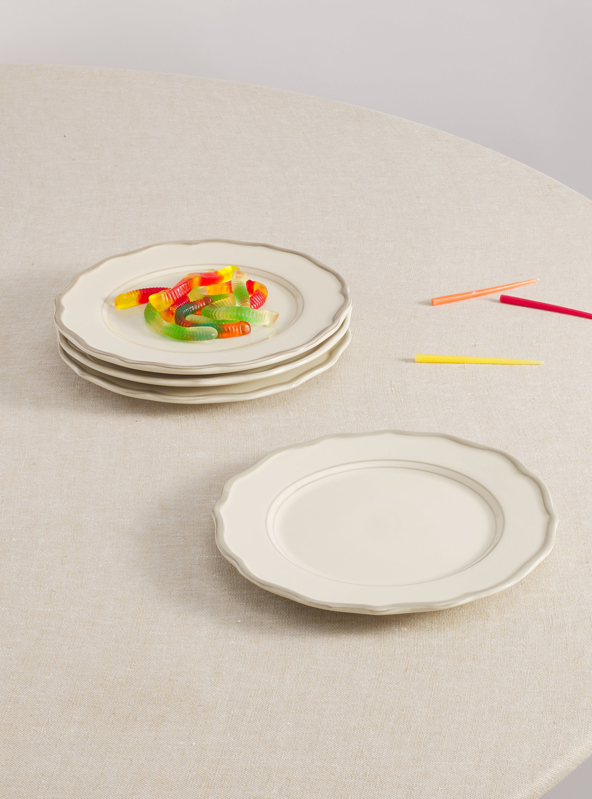 ＊Sylvia ＊ Hors d'oeuvre plate・* Sylvia Side Plate Set of 4 – Maison Madison Home