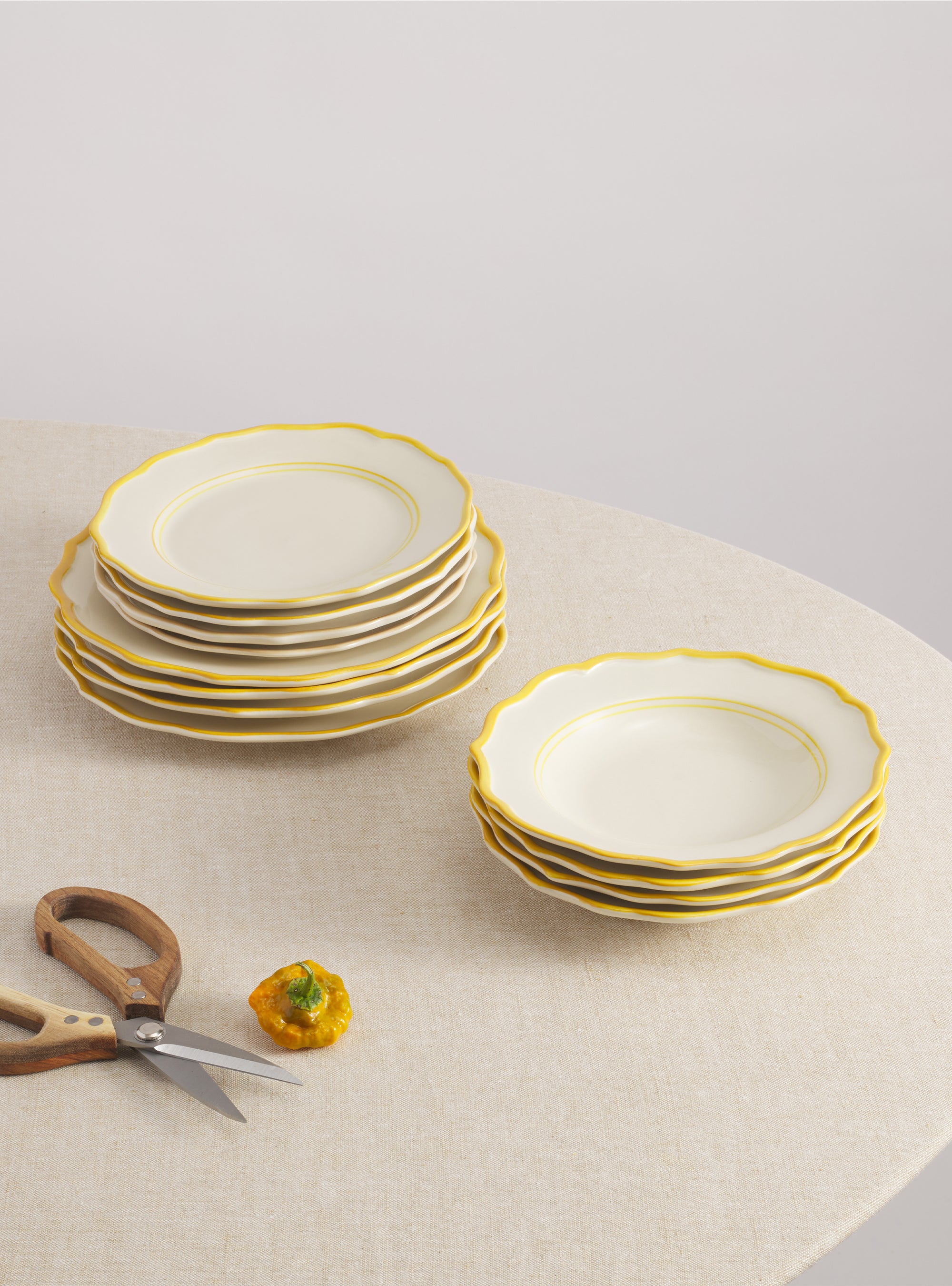 Giovanna 12 Piece Set with Pasta Bowl