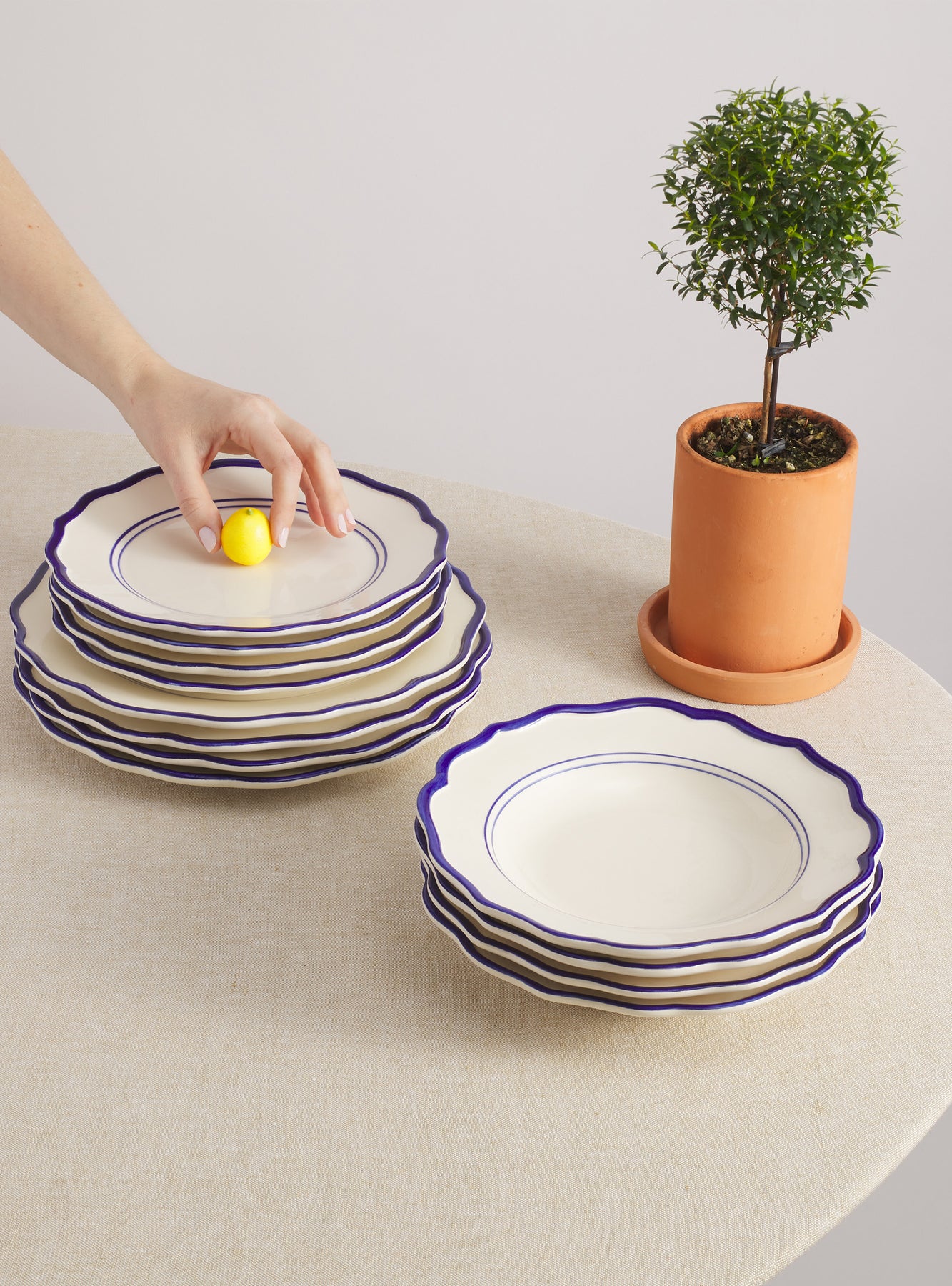Jane 12 Piece Dinnerware Set with Pasta Bowl – Maison Madison Home